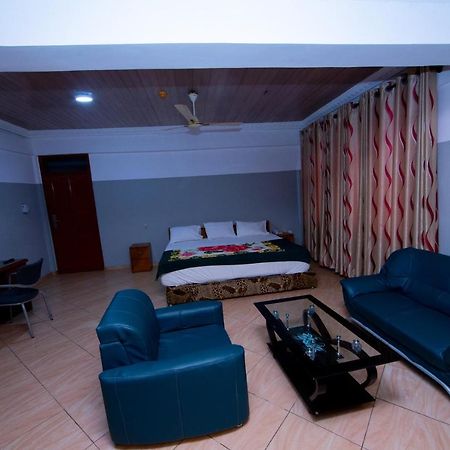 Pemicsa Hotel Accra Spintex Екстериор снимка