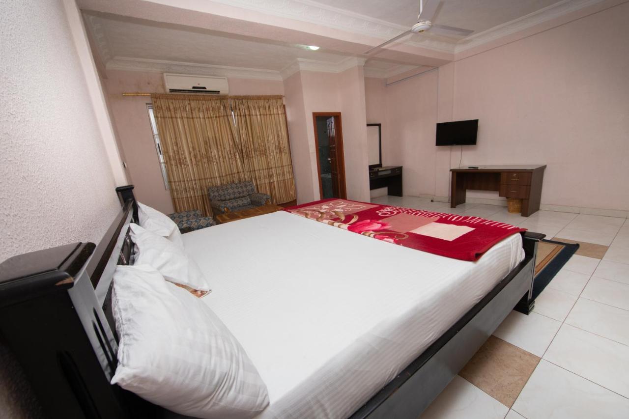 Pemicsa Hotel Accra Spintex Екстериор снимка
