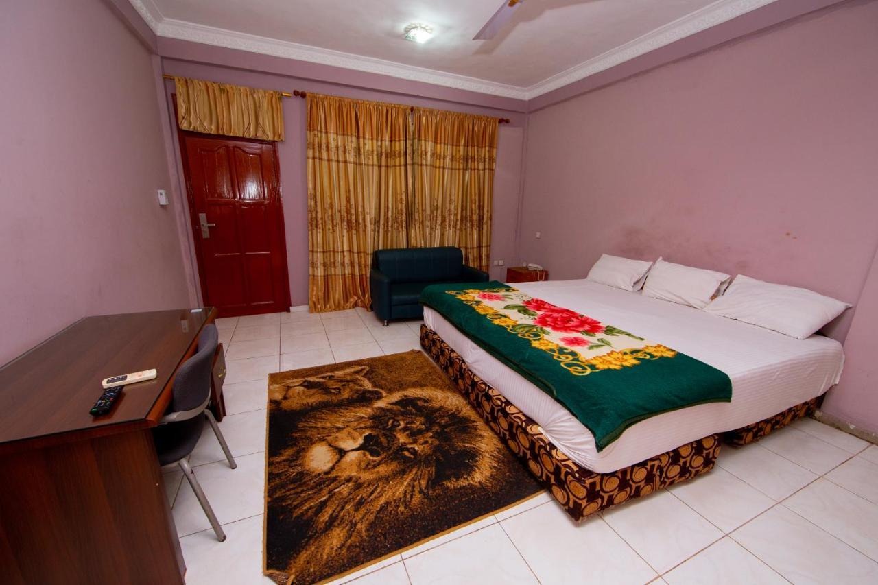 Pemicsa Hotel Accra Spintex Екстериор снимка