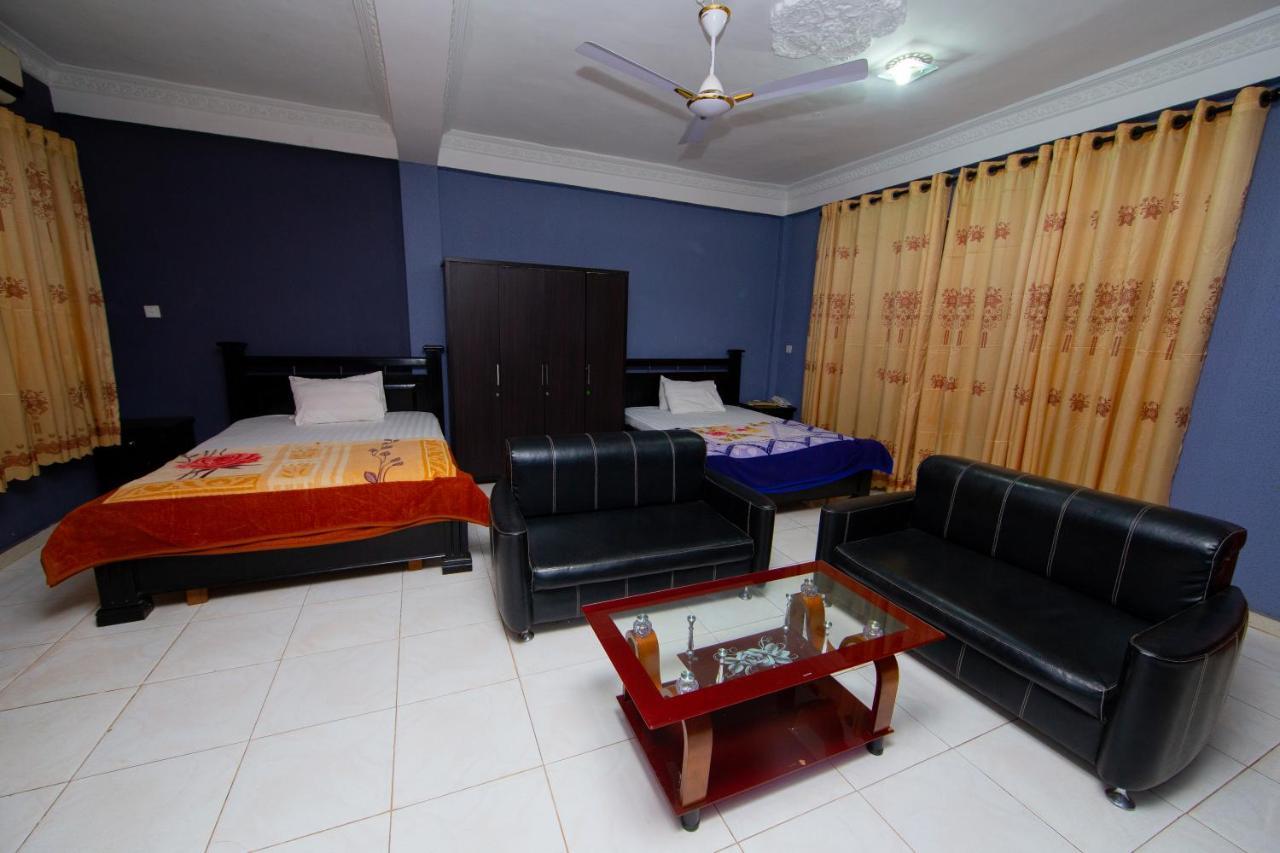 Pemicsa Hotel Accra Spintex Екстериор снимка