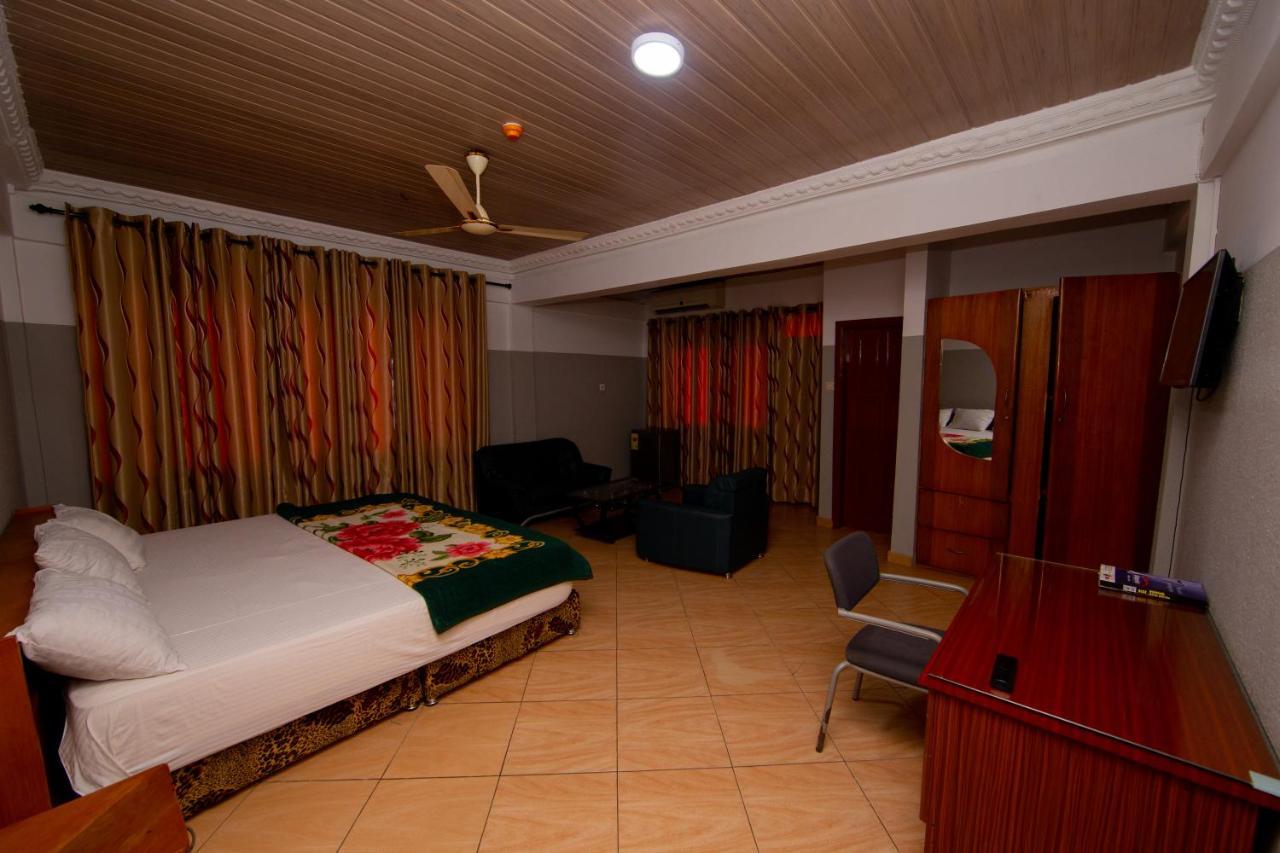 Pemicsa Hotel Accra Spintex Екстериор снимка