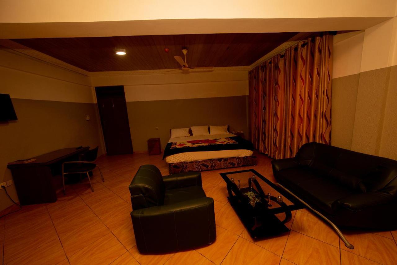 Pemicsa Hotel Accra Spintex Екстериор снимка