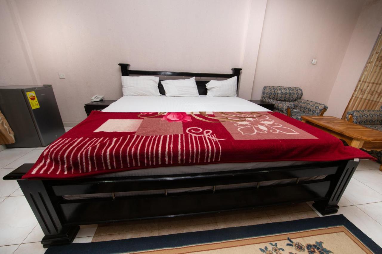 Pemicsa Hotel Accra Spintex Екстериор снимка