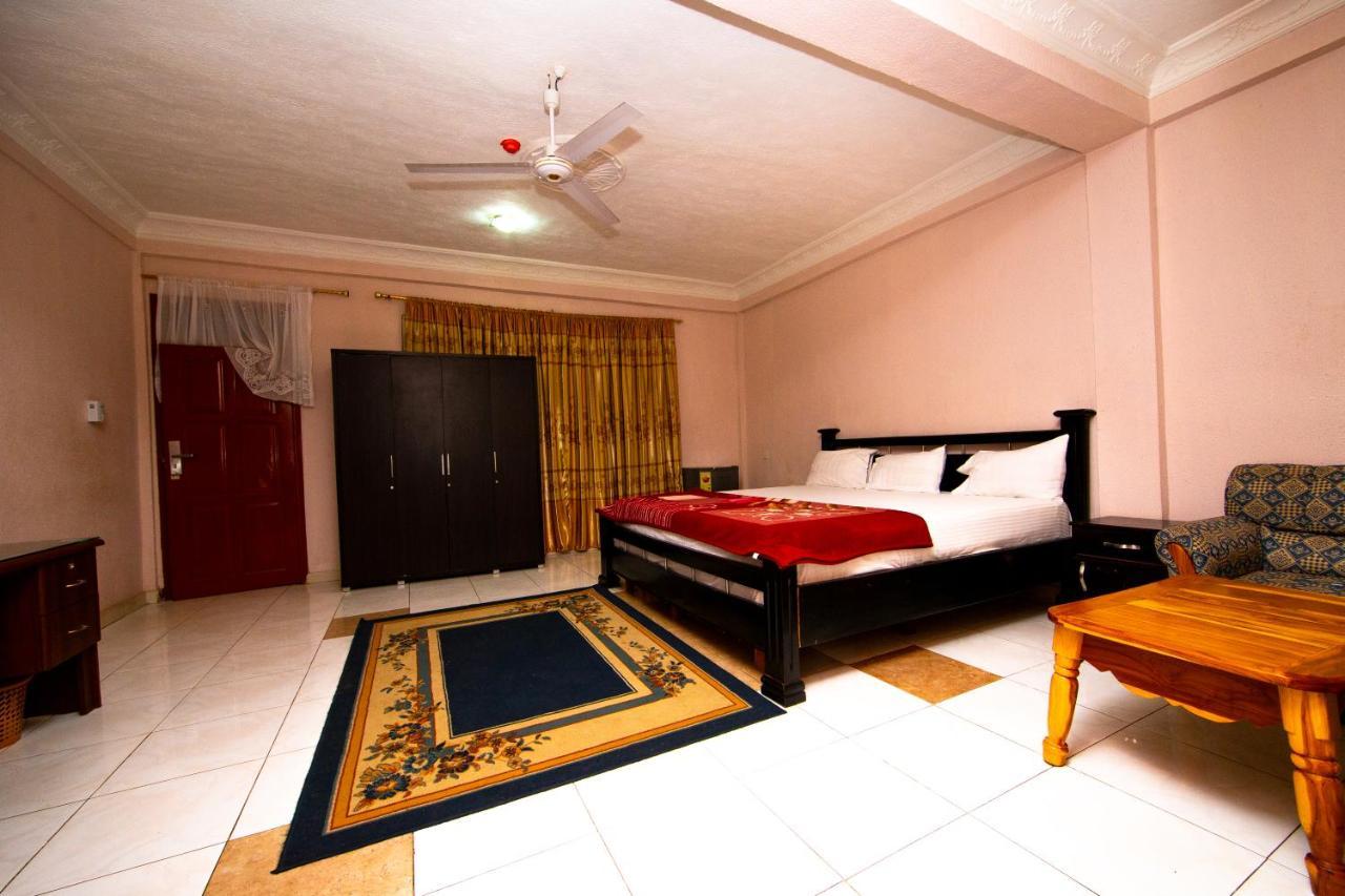 Pemicsa Hotel Accra Spintex Екстериор снимка