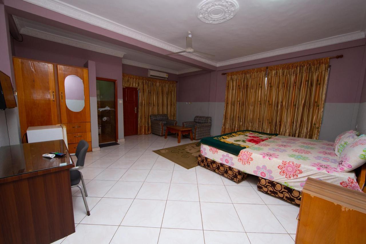Pemicsa Hotel Accra Spintex Екстериор снимка