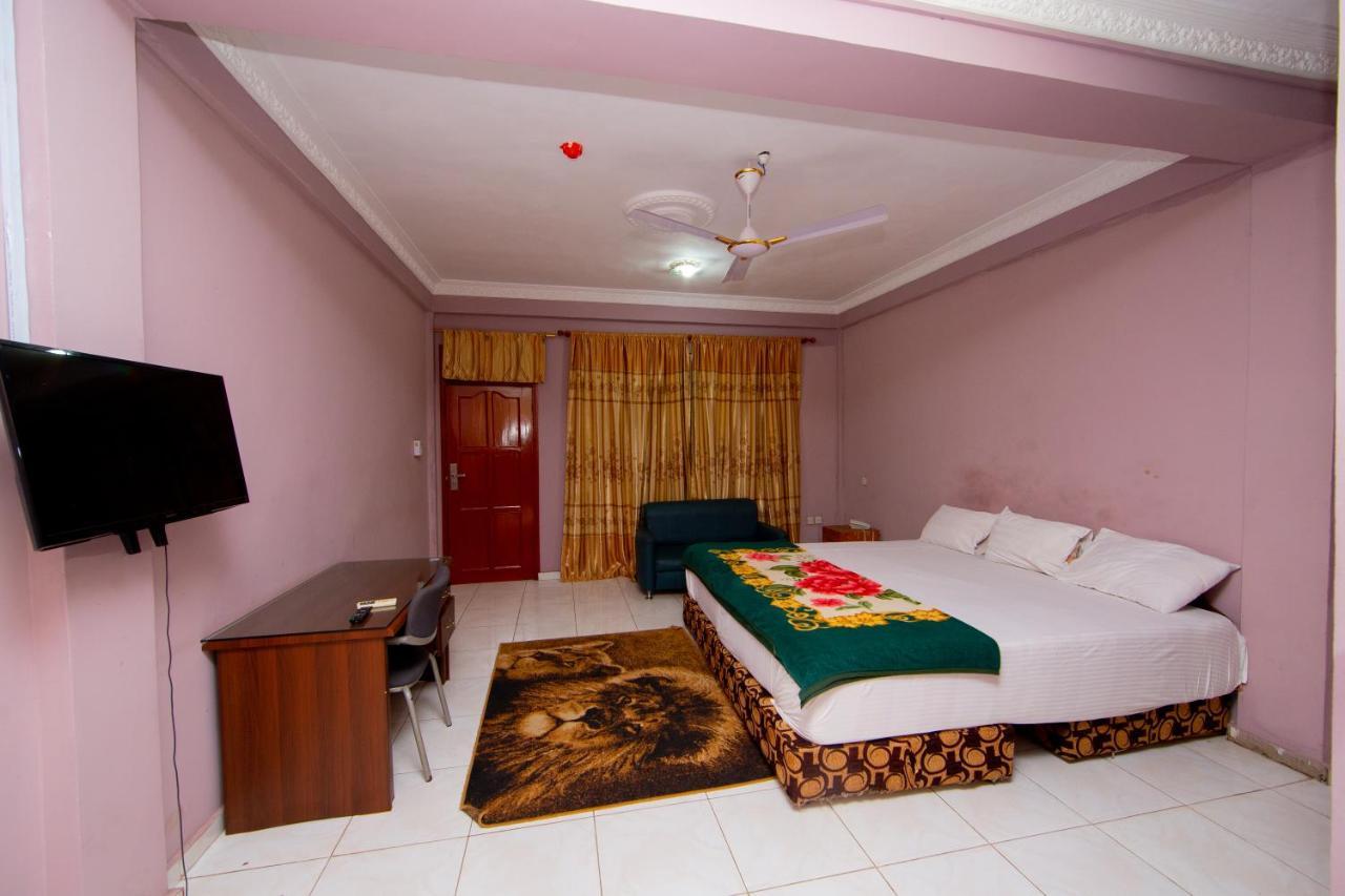 Pemicsa Hotel Accra Spintex Екстериор снимка