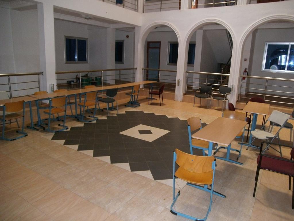 Pemicsa Hotel Accra Spintex Екстериор снимка