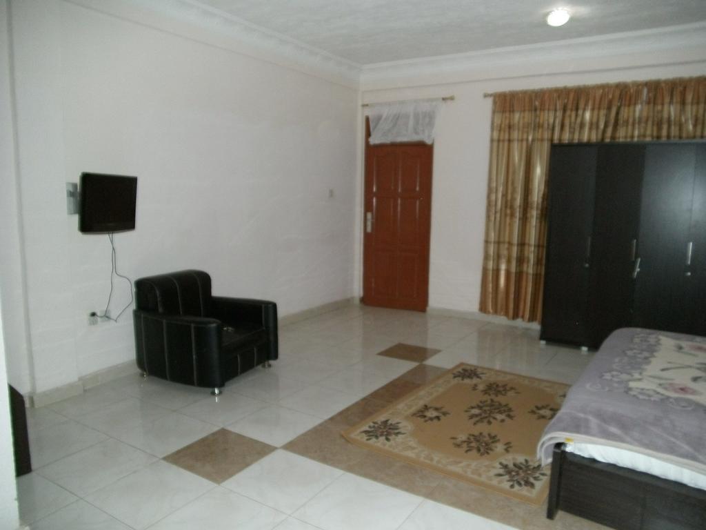 Pemicsa Hotel Accra Spintex Екстериор снимка