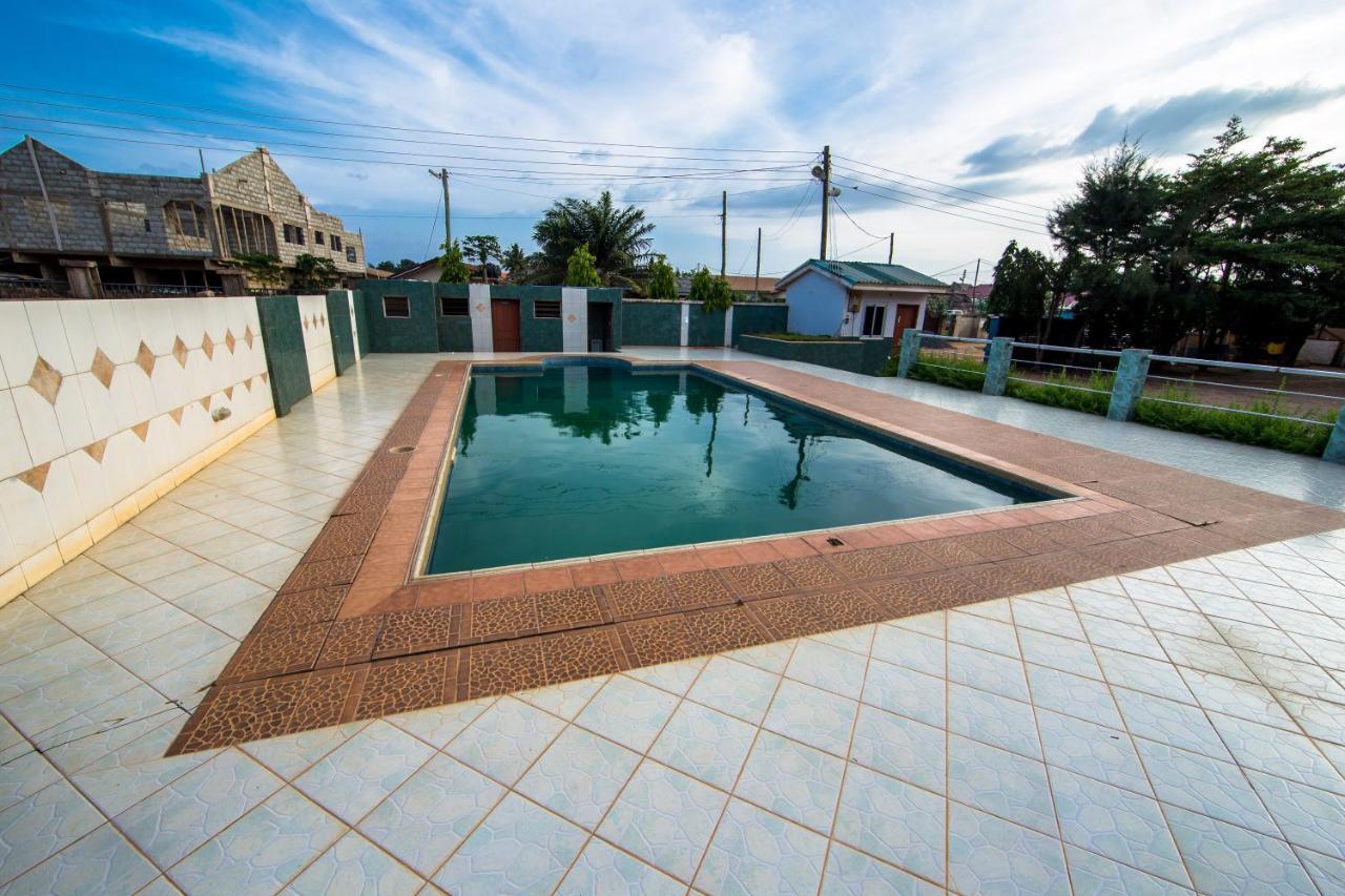Pemicsa Hotel Accra Spintex Екстериор снимка