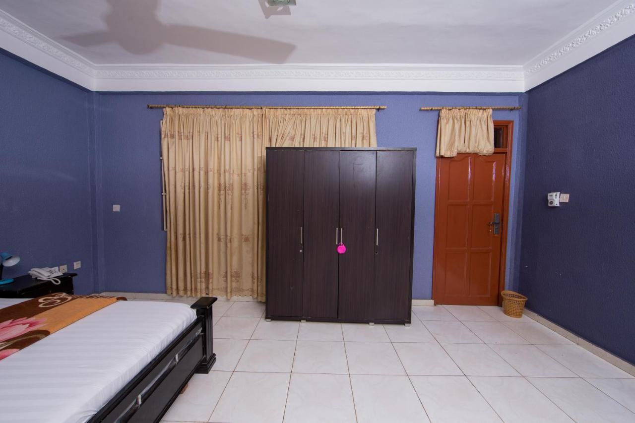Pemicsa Hotel Accra Spintex Екстериор снимка