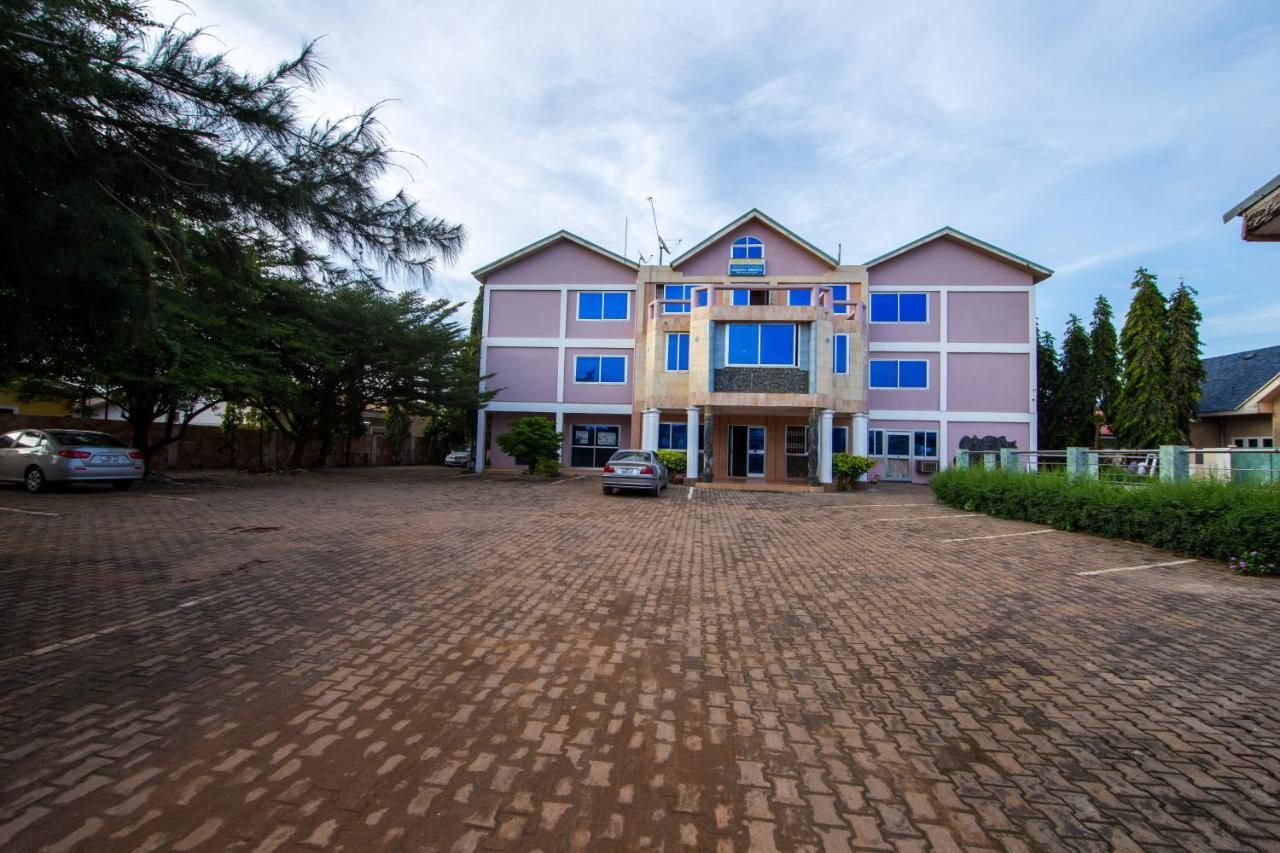 Pemicsa Hotel Accra Spintex Екстериор снимка