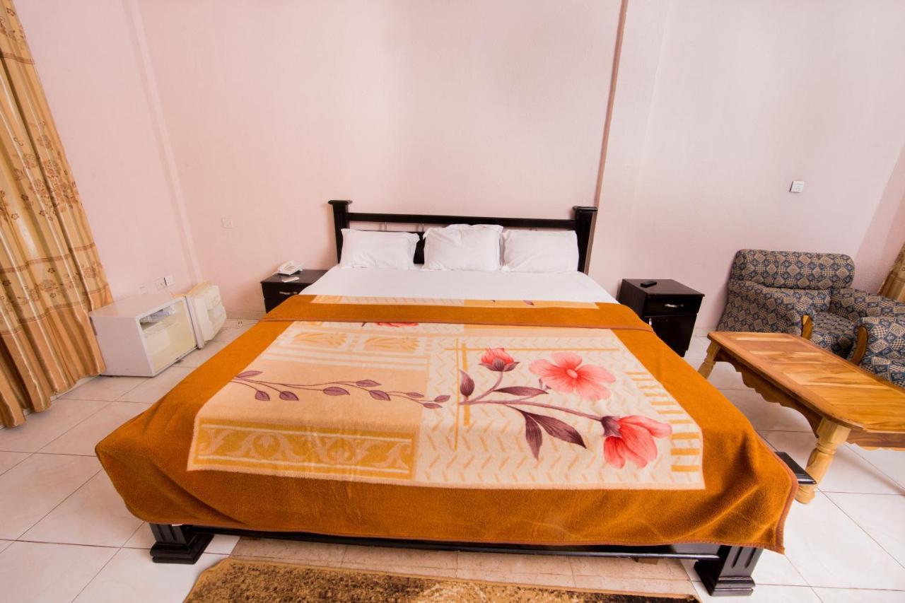 Pemicsa Hotel Accra Spintex Екстериор снимка