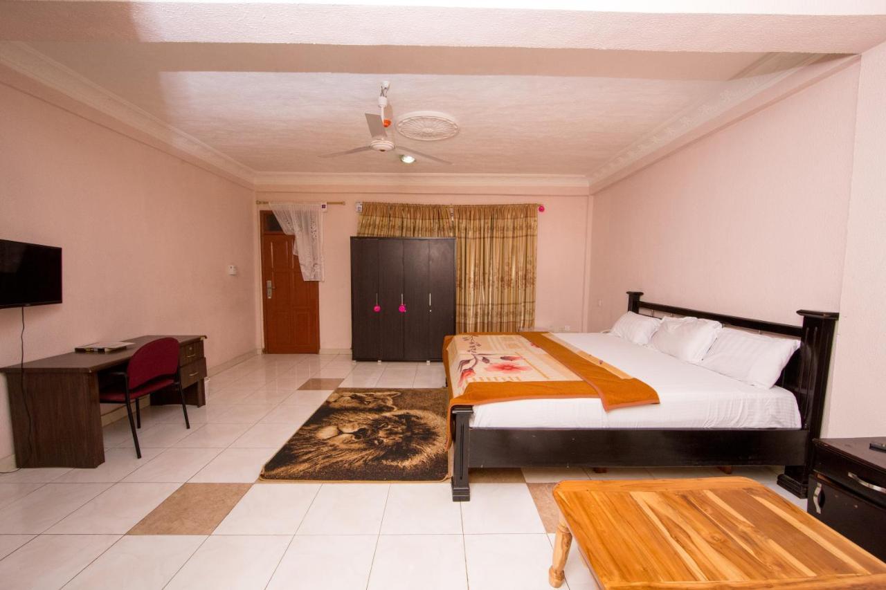 Pemicsa Hotel Accra Spintex Екстериор снимка