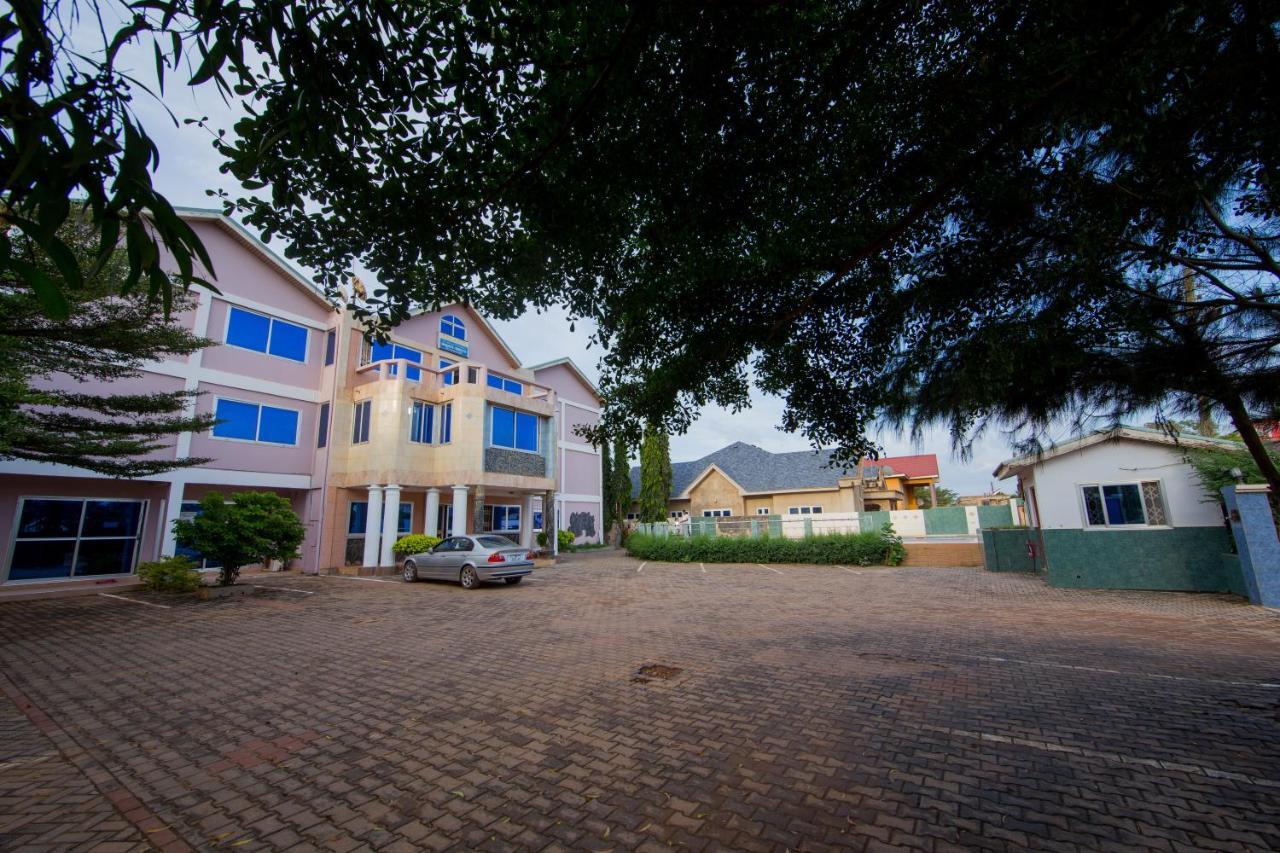 Pemicsa Hotel Accra Spintex Екстериор снимка