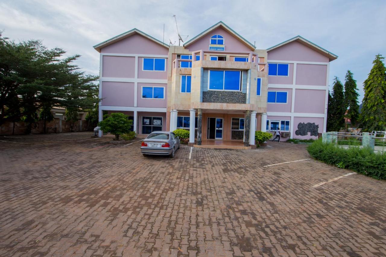 Pemicsa Hotel Accra Spintex Екстериор снимка