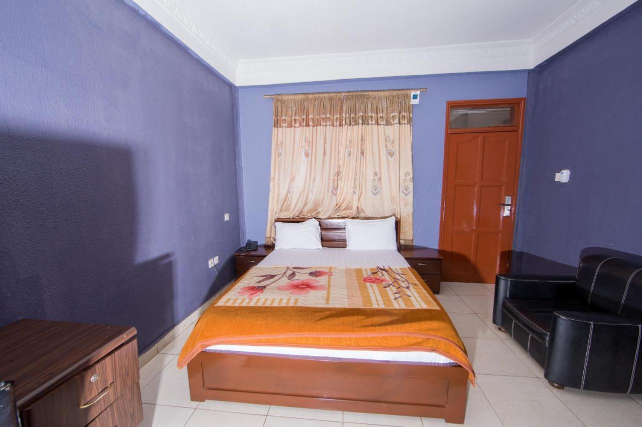 Pemicsa Hotel Accra Spintex Екстериор снимка
